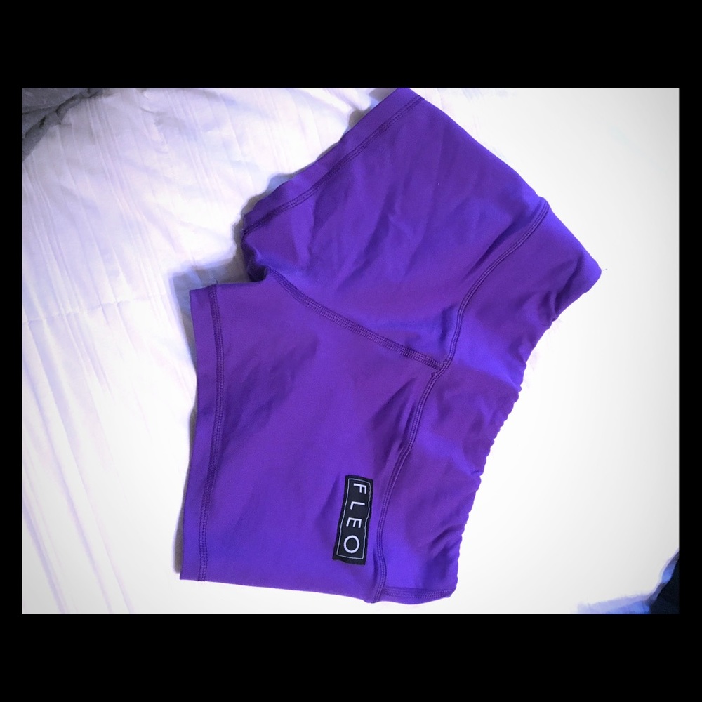 Fleo booty shorts